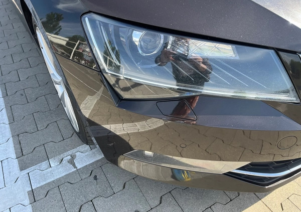 Skoda Superb cena 115000 przebieg: 140000, rok produkcji 2019 z Warszawa małe 191